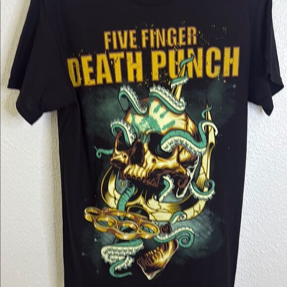 NEW- Five finger death punch Graphic T-Shirt- small - Picture 3 of 4